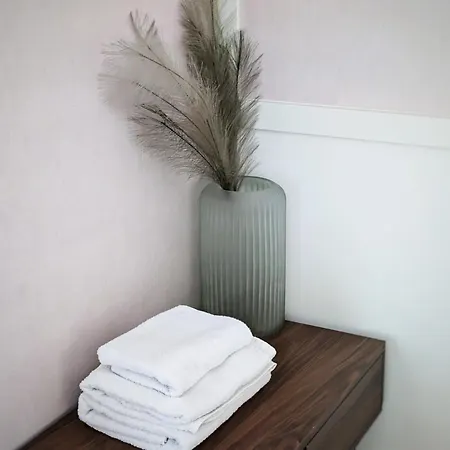 Tilava Huone Rannan Laehellae